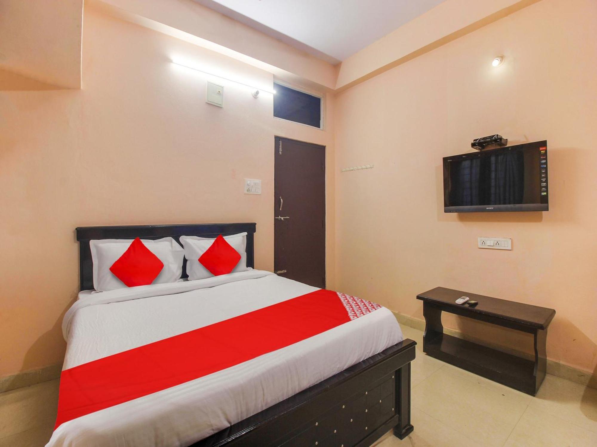 Hotel O R.J.International Pedda Ambarpet Buitenkant foto