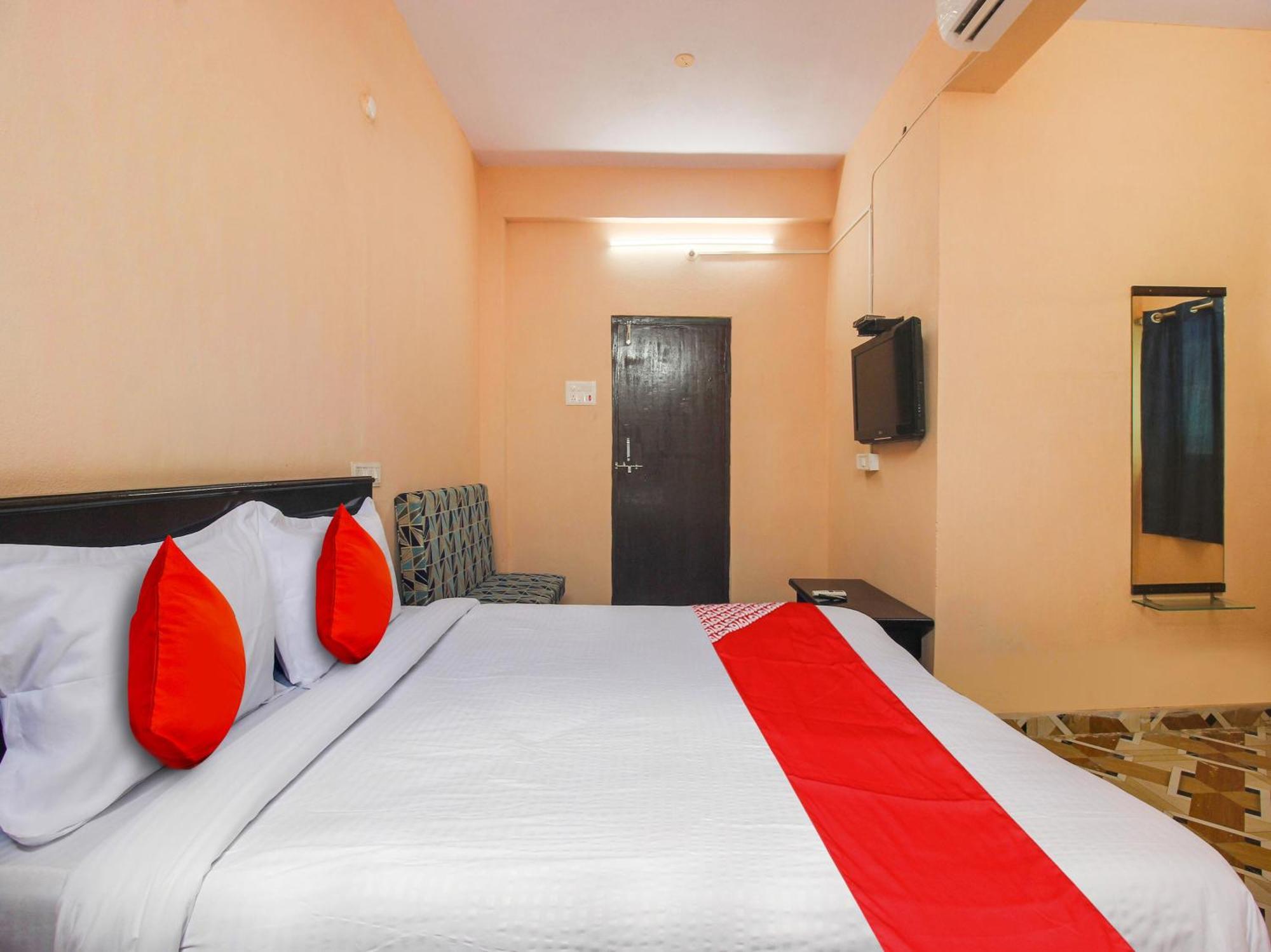 Hotel O R.J.International Pedda Ambarpet Buitenkant foto