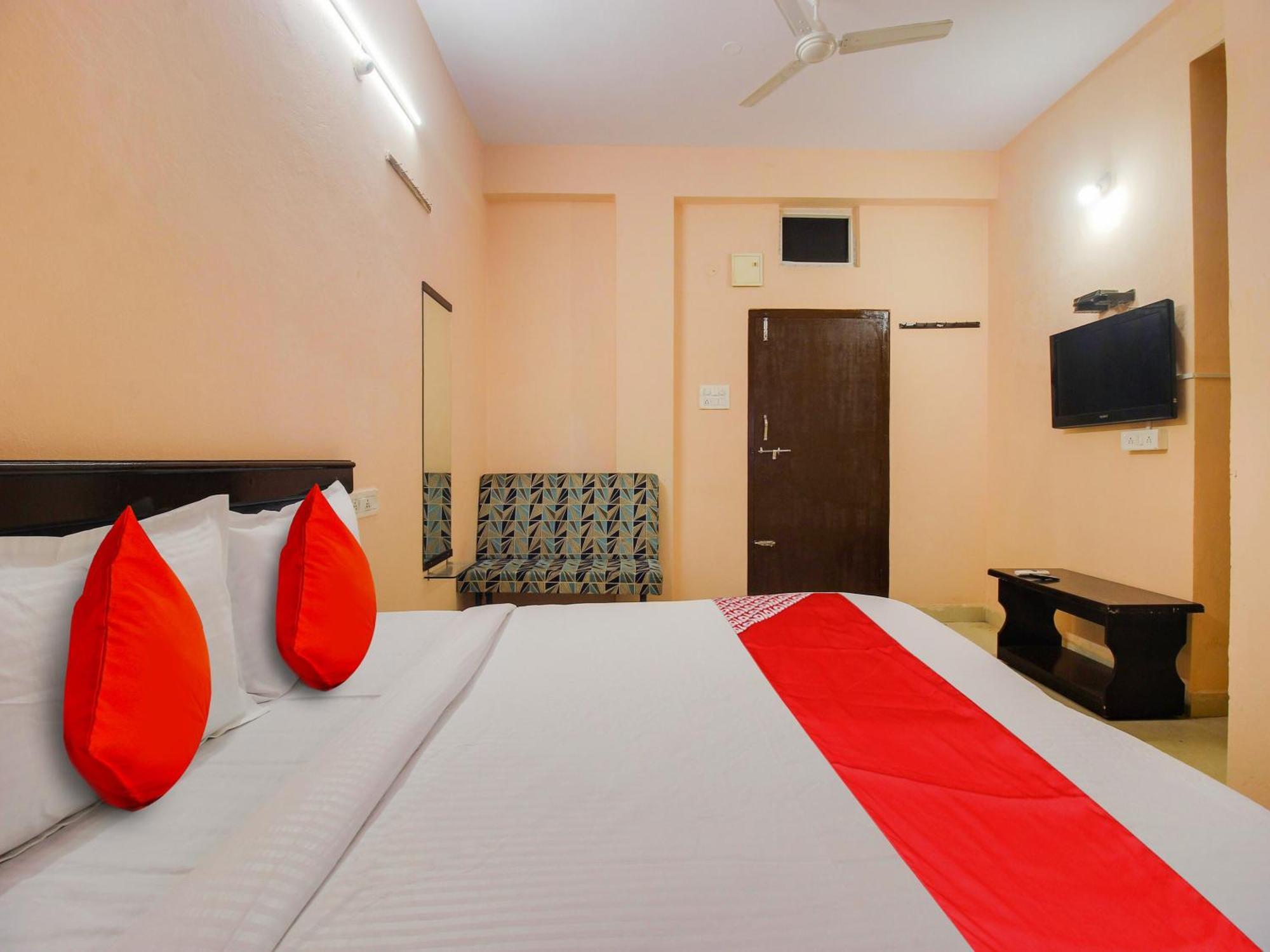 Hotel O R.J.International Pedda Ambarpet Buitenkant foto