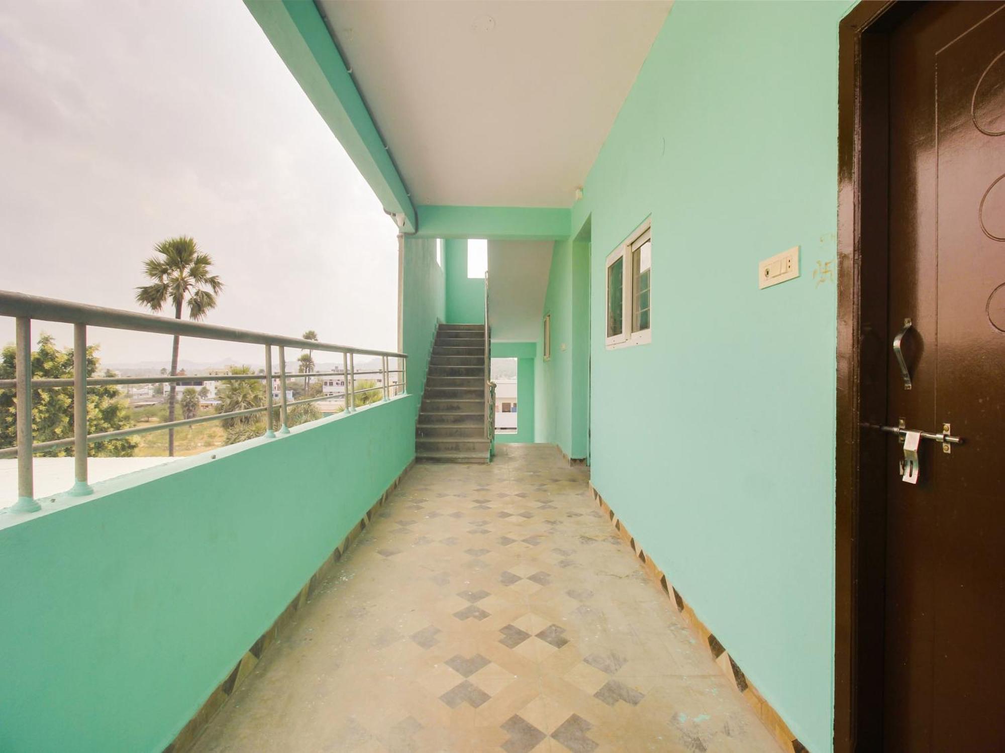 Hotel O R.J.International Pedda Ambarpet Buitenkant foto