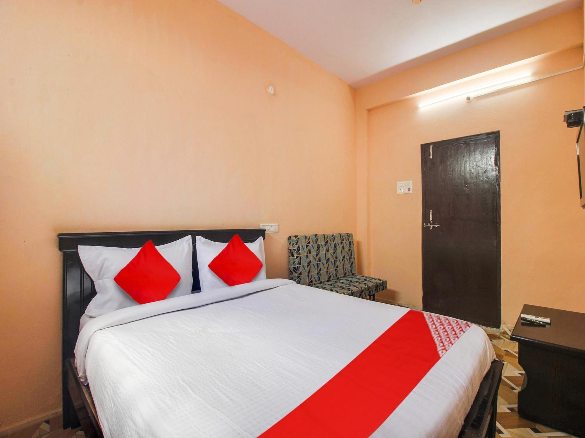 Hotel O R.J.International Pedda Ambarpet Buitenkant foto