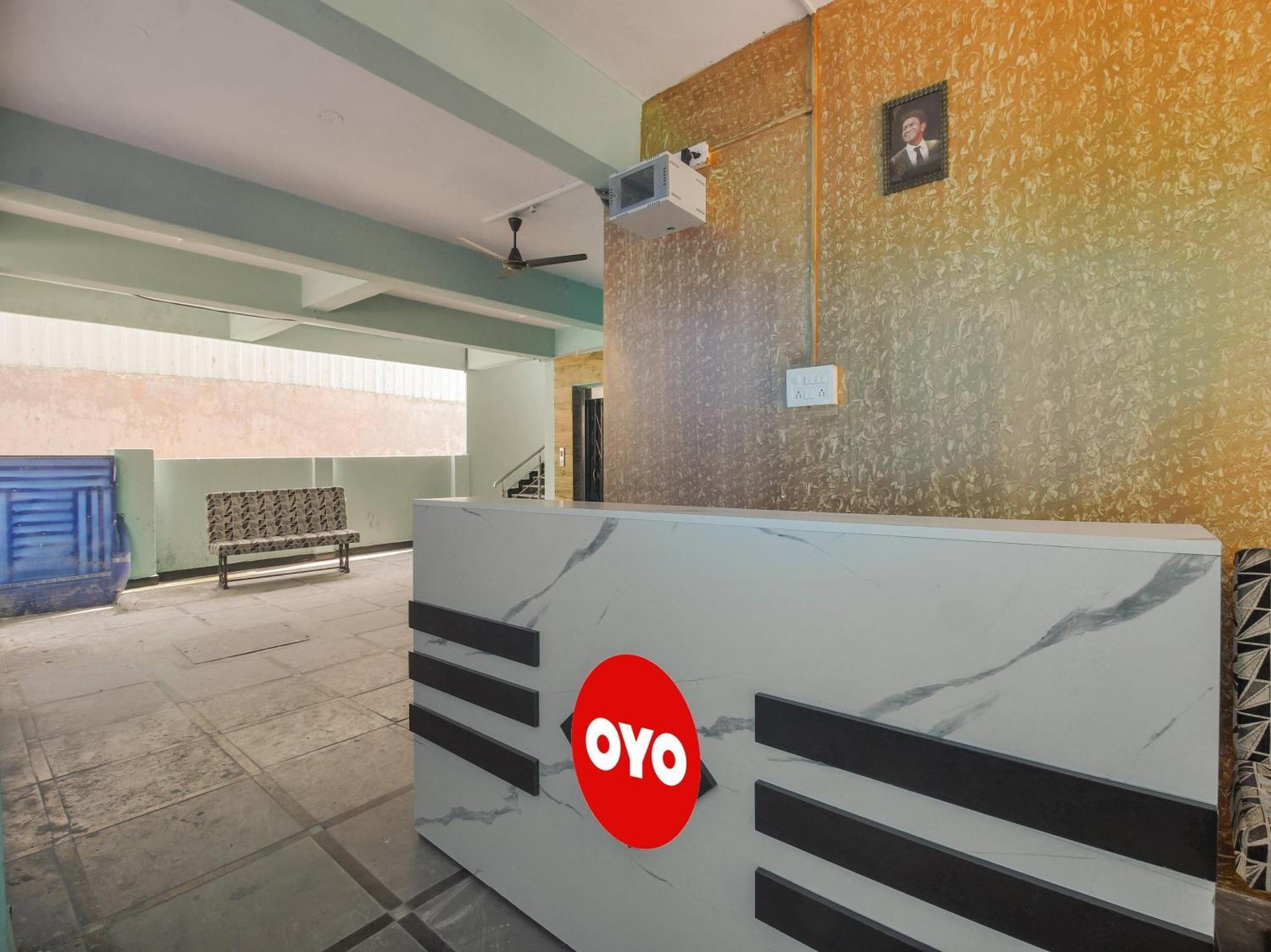Hotel O R.J.International Pedda Ambarpet Buitenkant foto